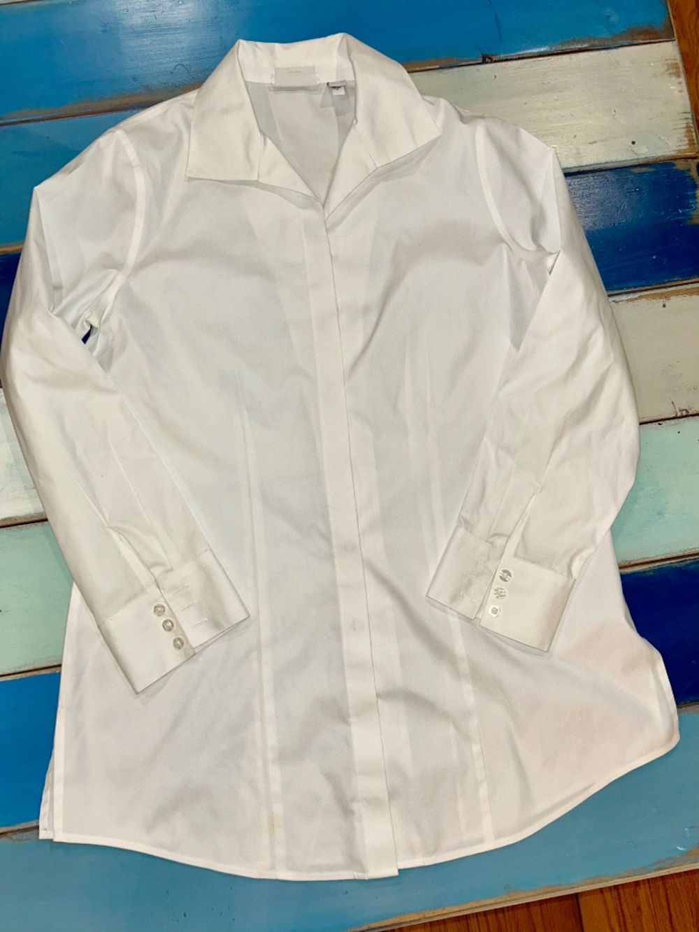 Chico’s No-Iron White Cotton Button-Down Shirt Women’s Size 1 Medium